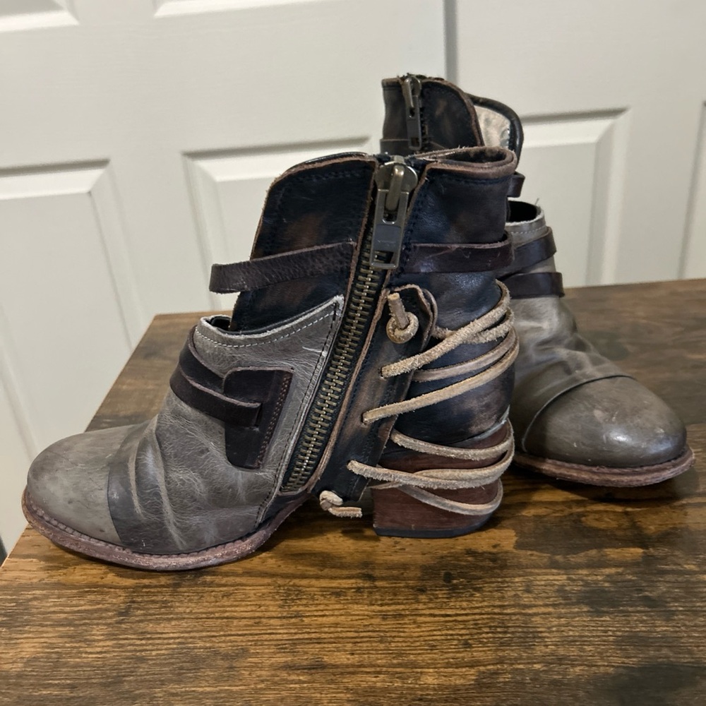 Freebird Crue Leather booties Grey Size 9 - Picture 3 of 10